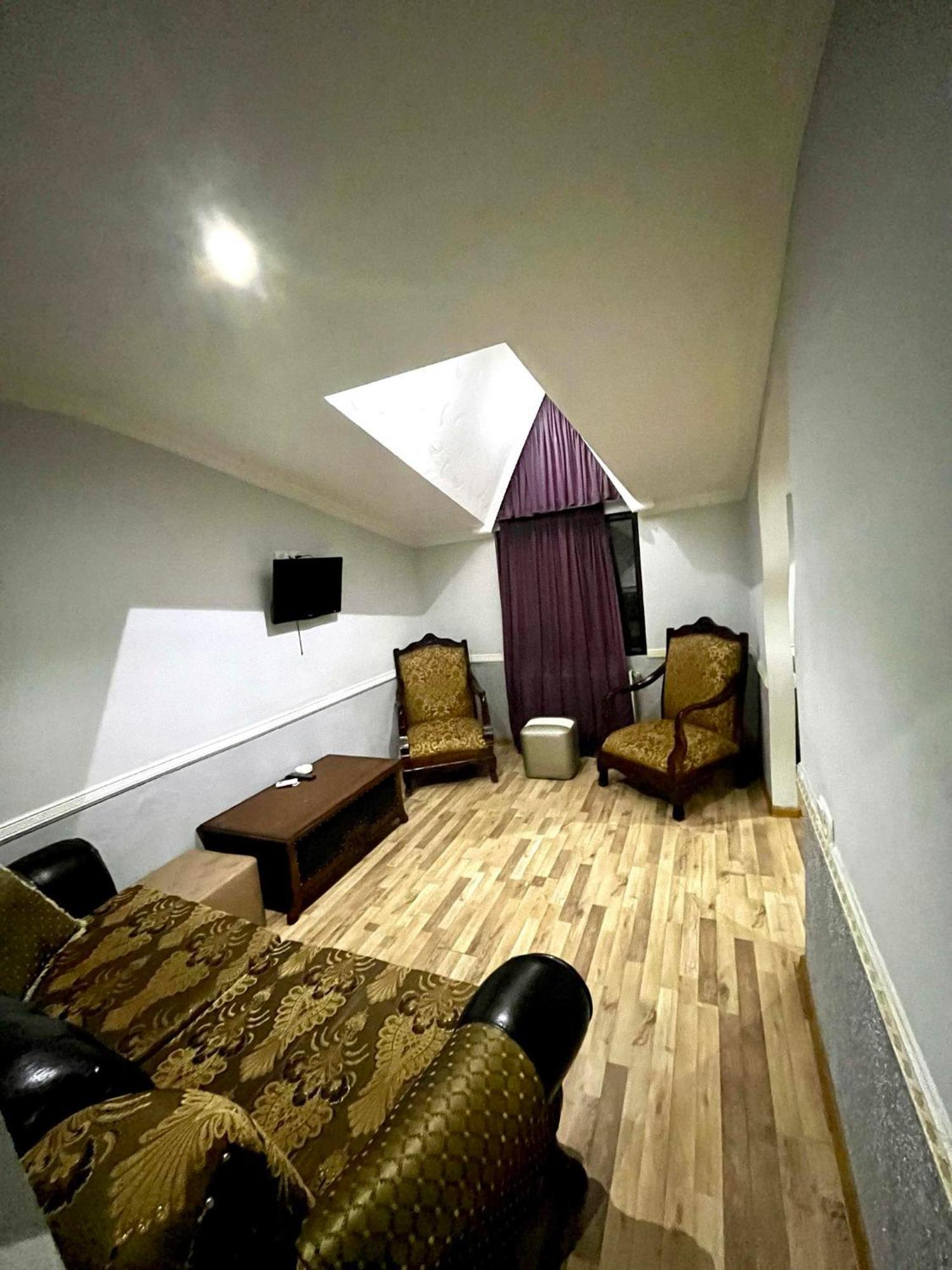 B&B Europa Hotel คูทายสิ ภายนอก รูปภาพ