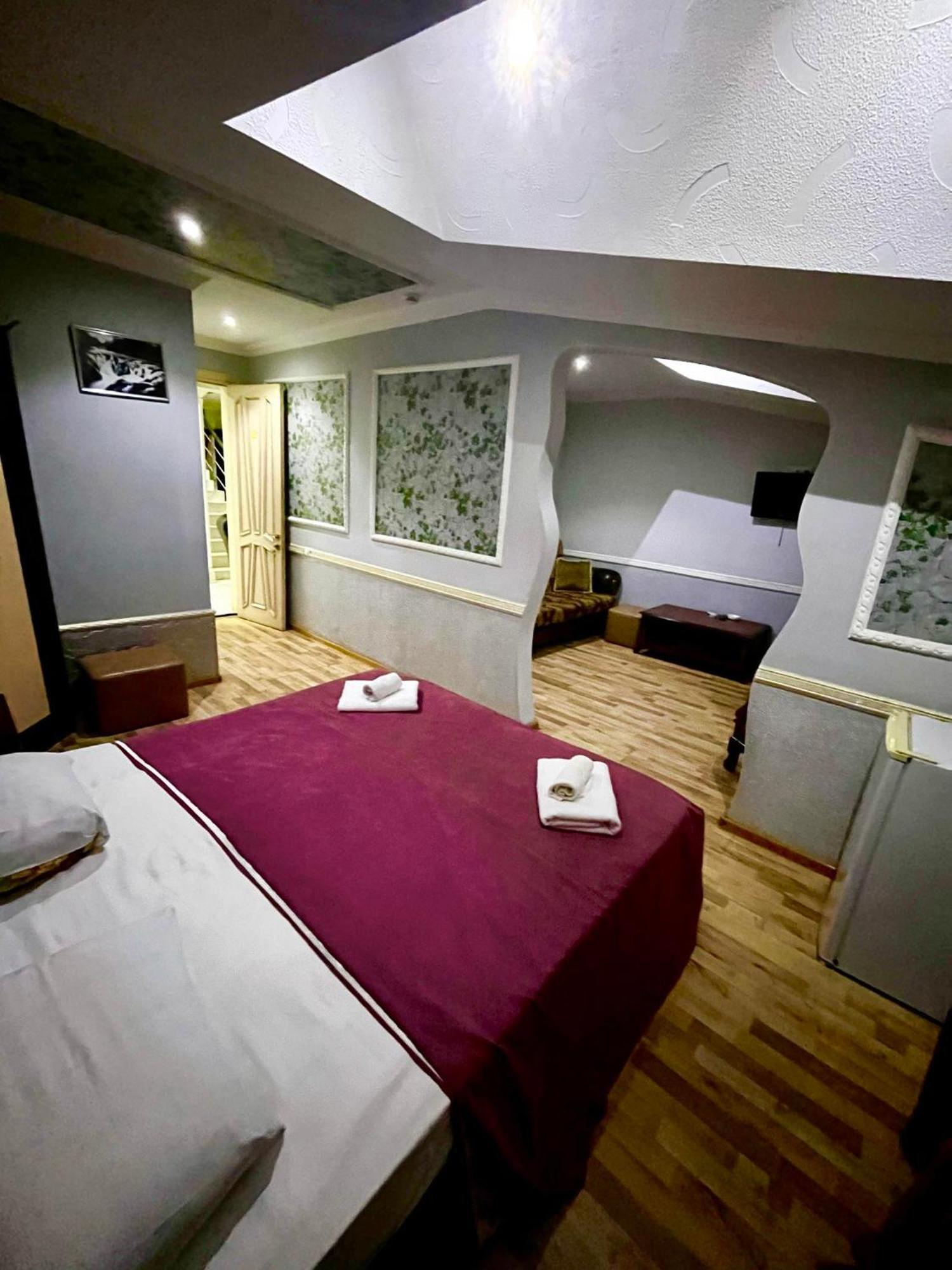 B&B Europa Hotel คูทายสิ ภายนอก รูปภาพ