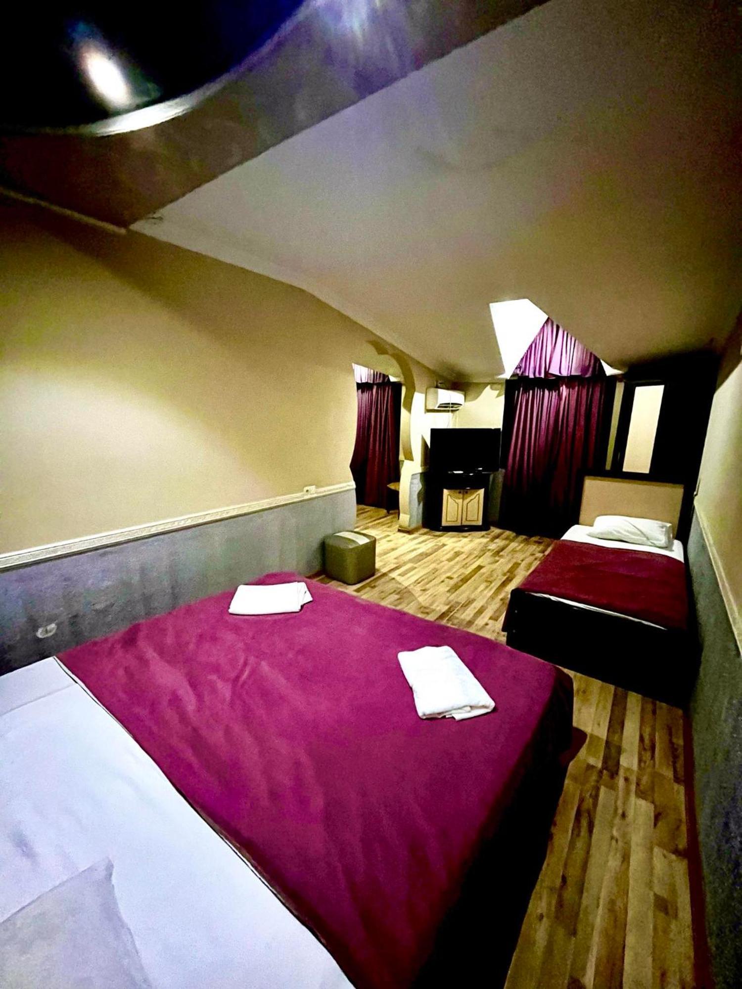 B&B Europa Hotel คูทายสิ ภายนอก รูปภาพ