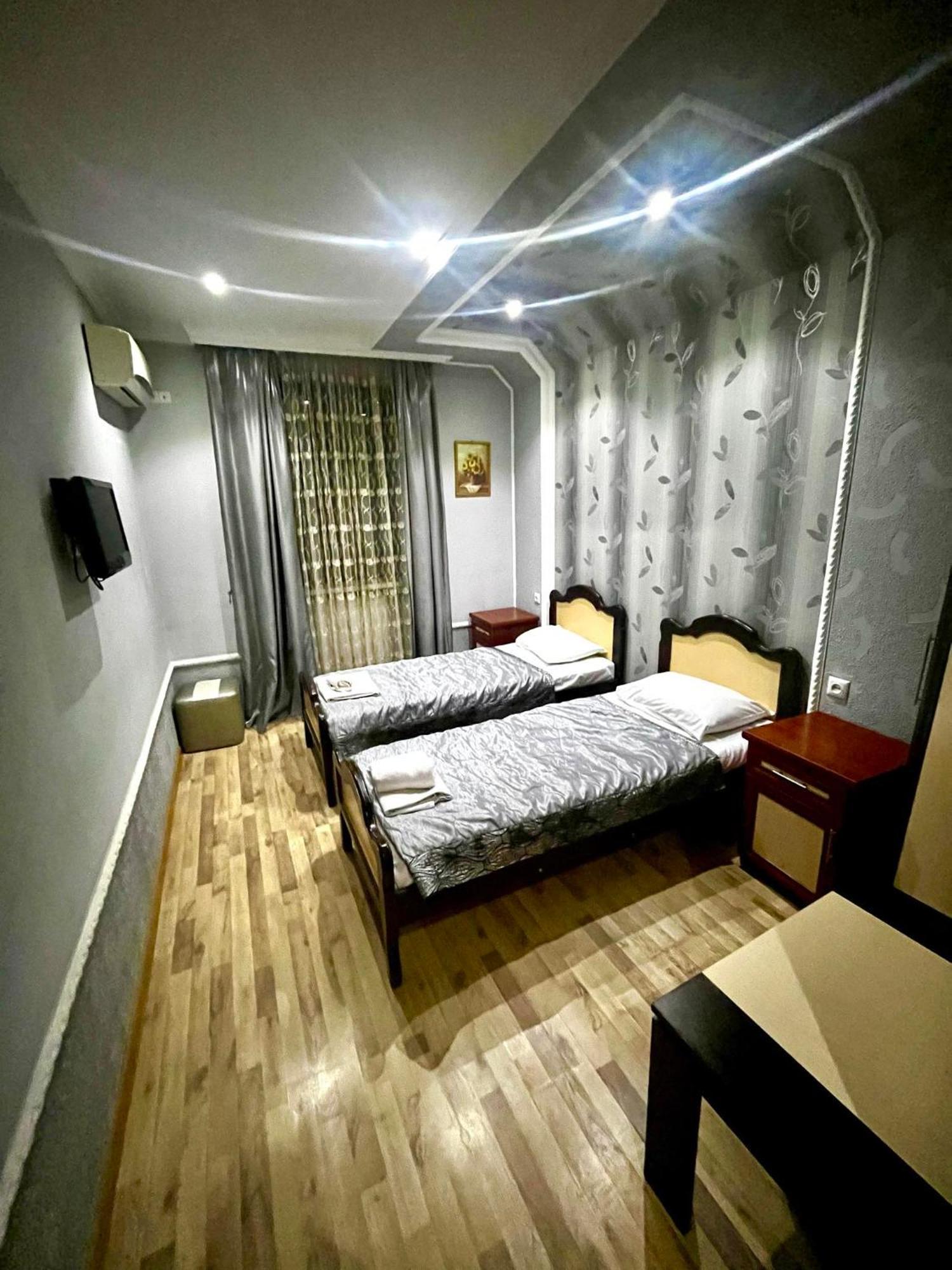 B&B Europa Hotel คูทายสิ ภายนอก รูปภาพ