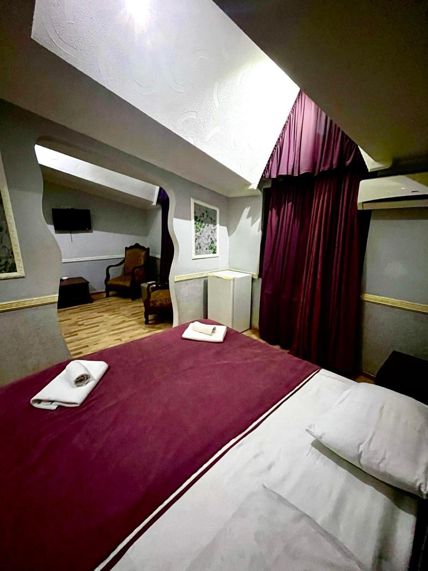 B&B Europa Hotel คูทายสิ ภายนอก รูปภาพ