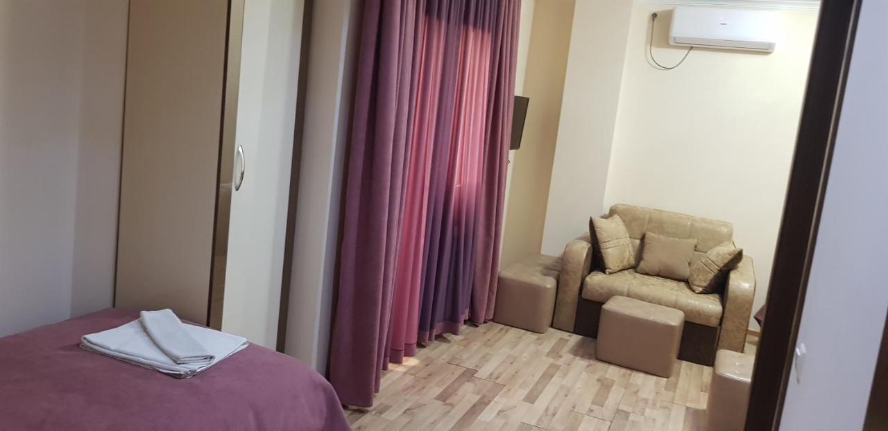 B&B Europa Hotel คูทายสิ ภายนอก รูปภาพ